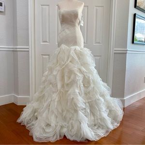 Vera Wang Wedding Dress new with tags